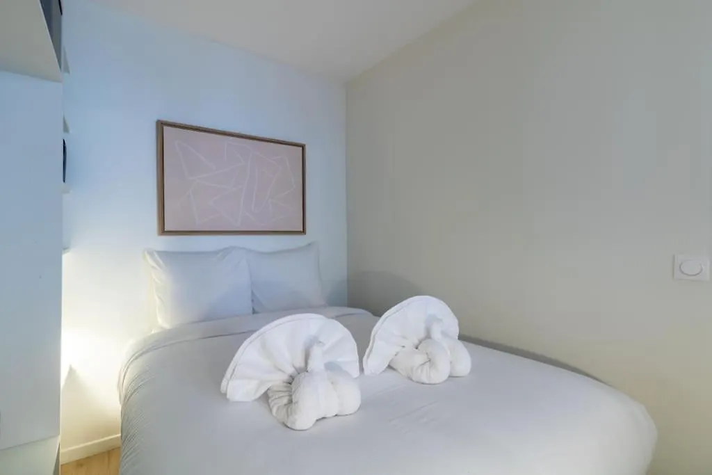 B3#Two Bedrooms#Champs Elysees#Arc De Triomphe#Ac Paris France