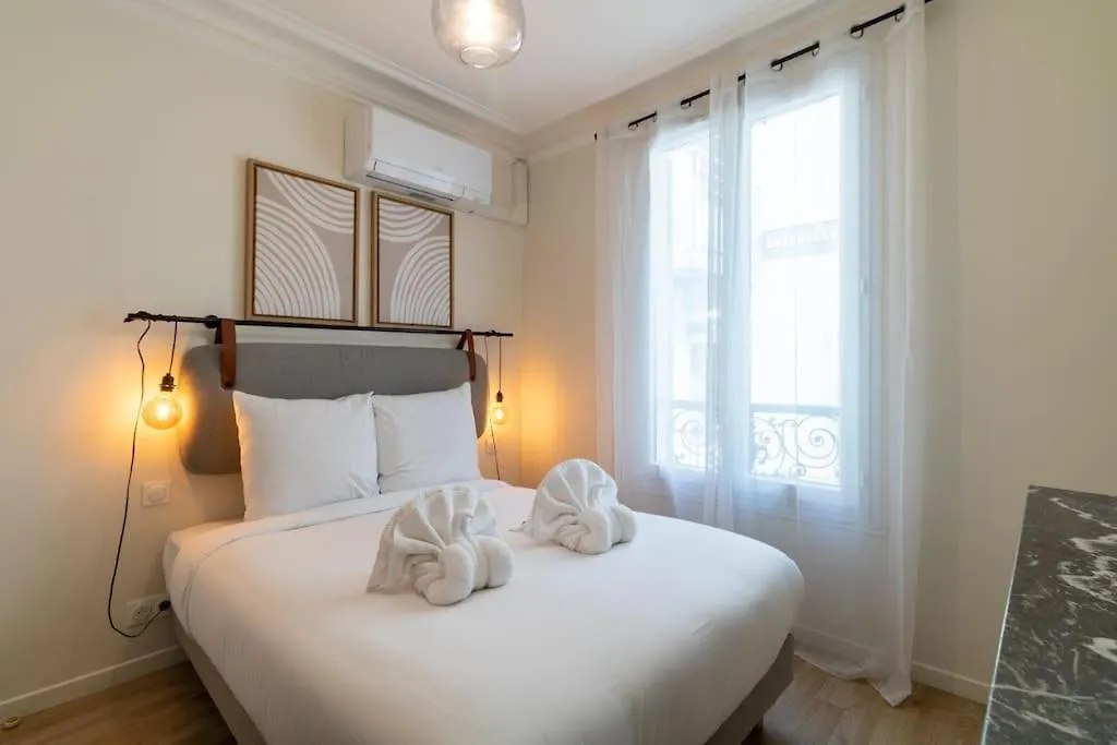 B3#Two Bedrooms#Champs Elysees#Arc De Triomphe#Ac Paris France